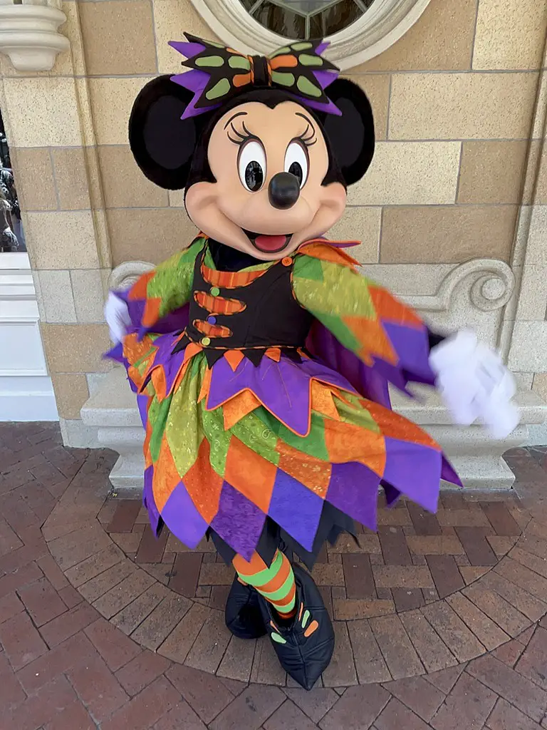 Minnie Mouse New Halloween Costume at Disneyland Park 